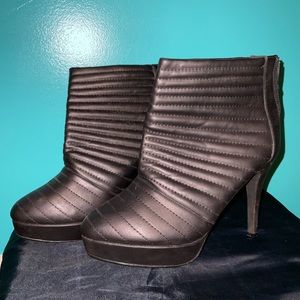 Black Moto Quilted heeled booties women’s size-11